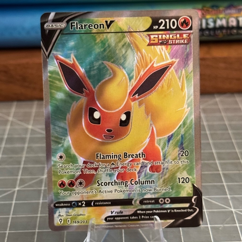 Flareon V Evolving Skies Single Strike Holo - Picture 2 of 5